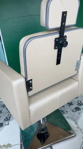 Vendo cadeira hidráulica de salão R$ 1.300