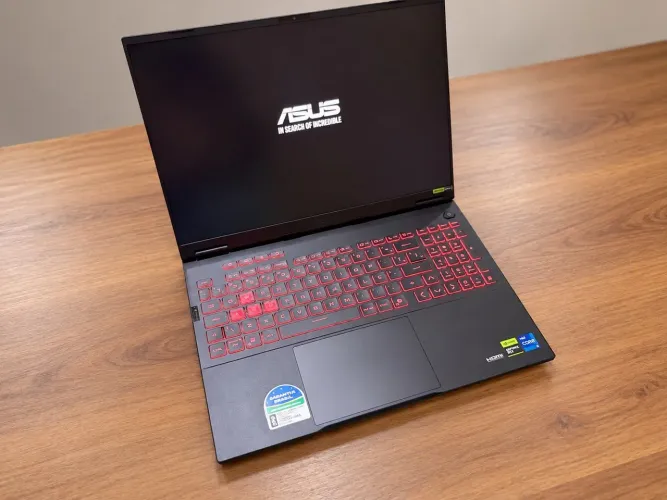 Notebook Gamer ASUS TUF F16 | i7 14ª Gen | RTX 5050 8GB | 16GB DDR5 | 165Hz