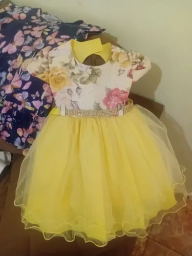 9 vestidos ótimo estado de conservação por $150,00. Tam. 1 &2