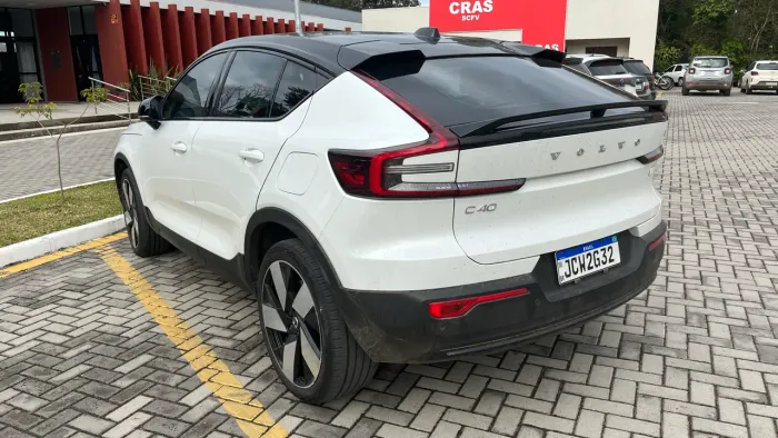 Volvo C40 Twin Ultimate (elétrico) 2024