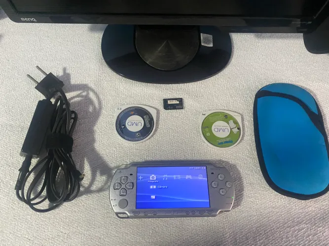PSP 2000 PRATA DESBLOQUEADO