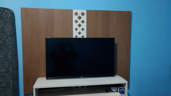 Vendo tv 32 polegadas mais raque a vista .. me chama no WhatsApp (48)9 *