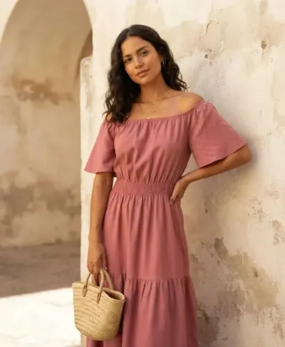 Vestido Rosa Em Viscose. Látex Na Cintura. Tamanho G