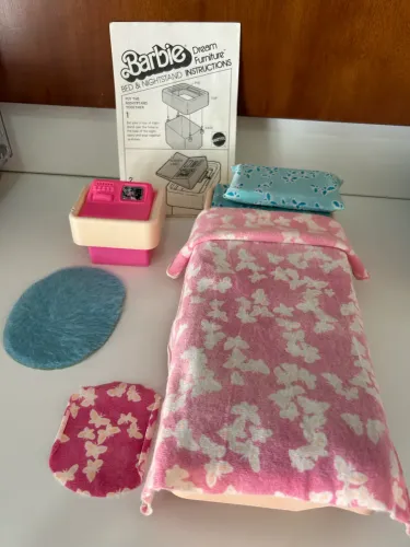 cama e mesa de cabeceira barbie dream furniture