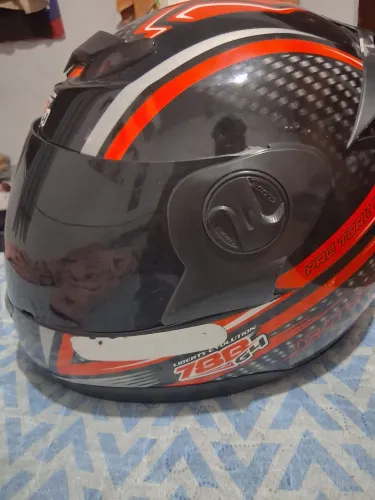 Capacete