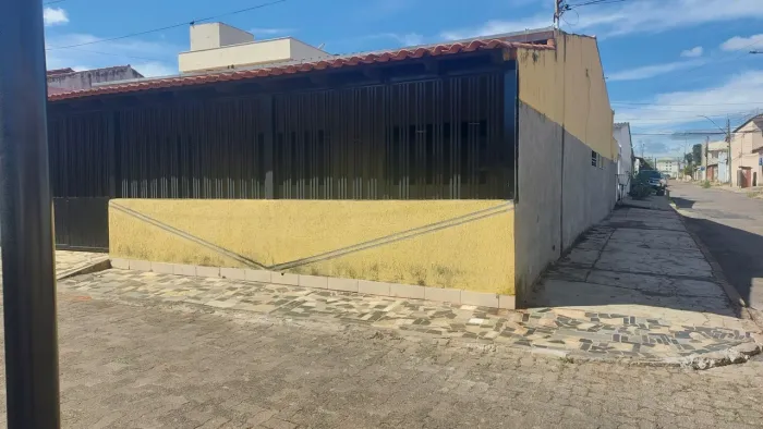 Casa 3 quartos Setor Norte Gama quadra 2
