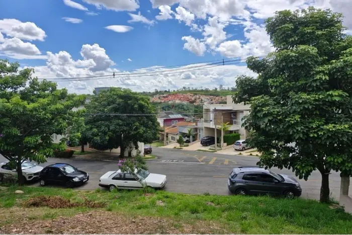 Terreno grande, 386 m², no Condomínio Madre Maria Vilac, em Valinhos/SP
