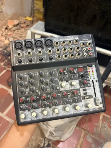 Mesa Behringer 1202FX Com Inversor