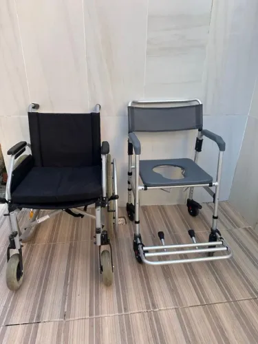 Cadeira de rodas e de banho
