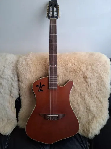 Violão Marques elétrico semi acústico braço longo 22 casas incrível