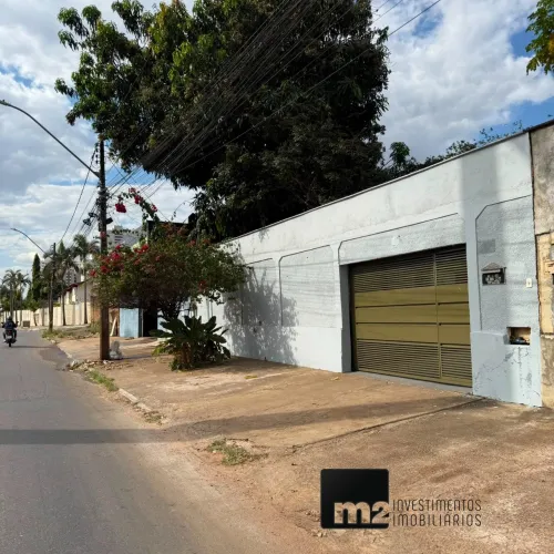 Casa ampla e bem localizada no Jardim América