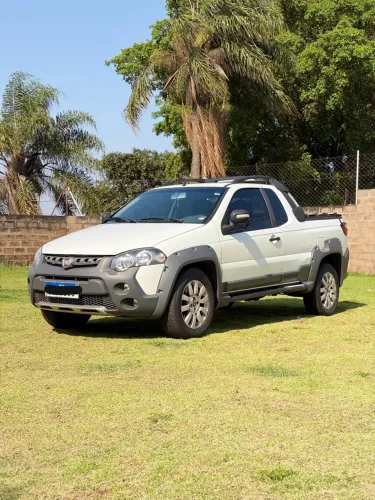 Fiat Strada Adventure 1.8/ 1.8 Locker Flex CE 2016