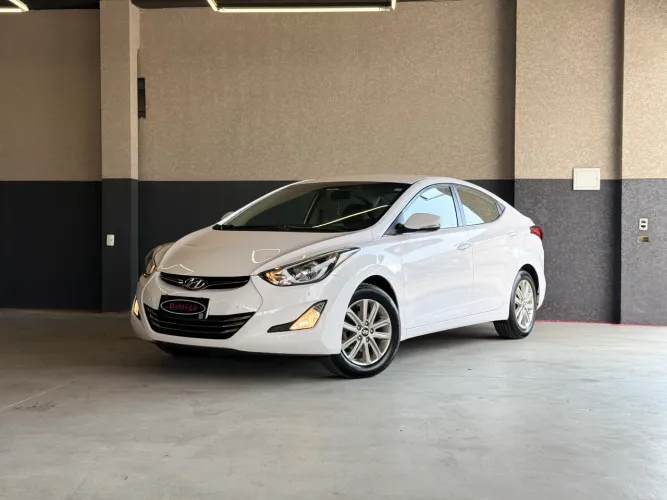 Hyundai Elantra GLS 2.0 16V Flex Aut. 2016