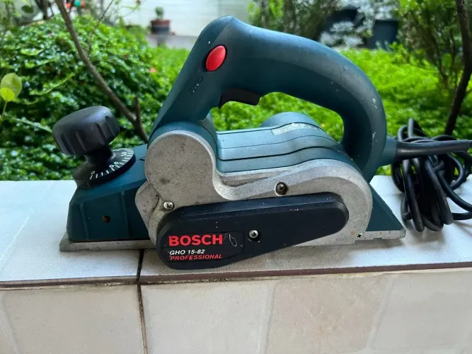 Plaina Elétrica Bosch 