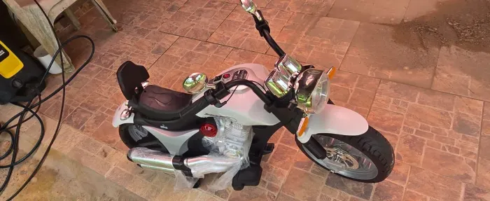 Mini Moto Elétrica Infantil Chopper Branca - Pouquíssimo Uso / Estado de Nova