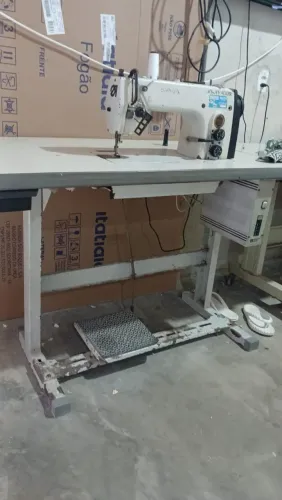 Vende máquina de costura