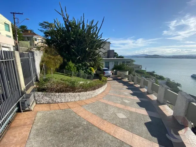 Casa para venda com 344 metros quadrados com 3 quartos em José Mendes - Florianópolis - SC