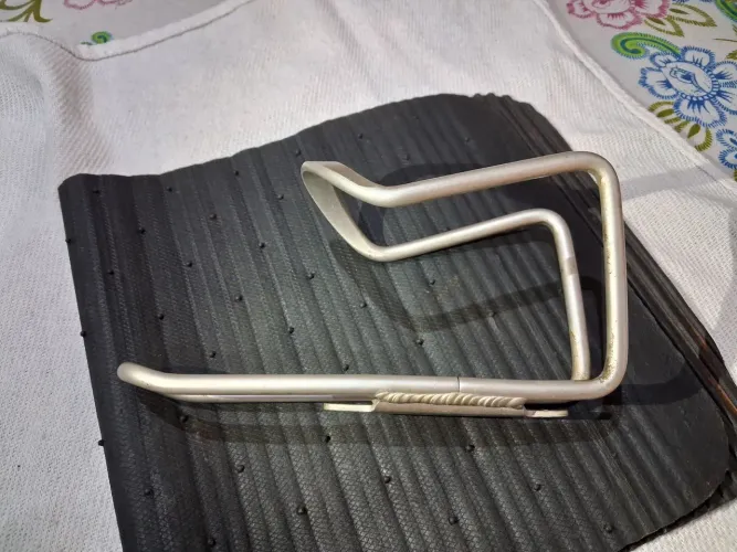 SUPORTE GARRAFA ÁGUA ALUMÍNIO