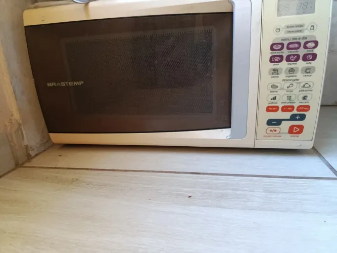 Micro-ondas funcionando perfeitamente. Zap *65