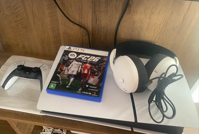 Ps5 1 TB mídia física + fone + fifa26