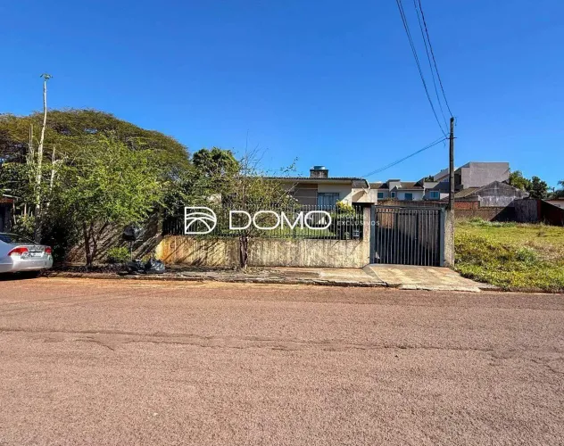 Casa residencial à venda na Região do Lago (Cascavel/PR)  2 quartos, 1 suíte e 4 vagas