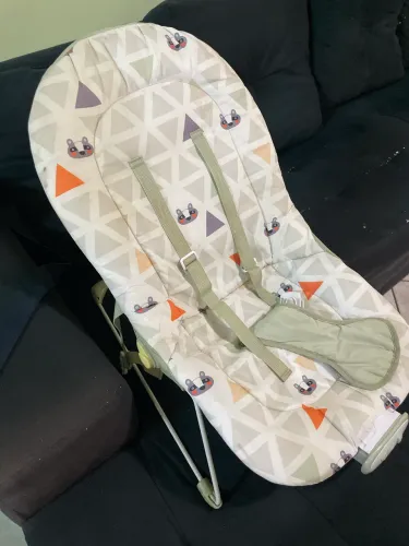 Cadeirinha de atividades bebê