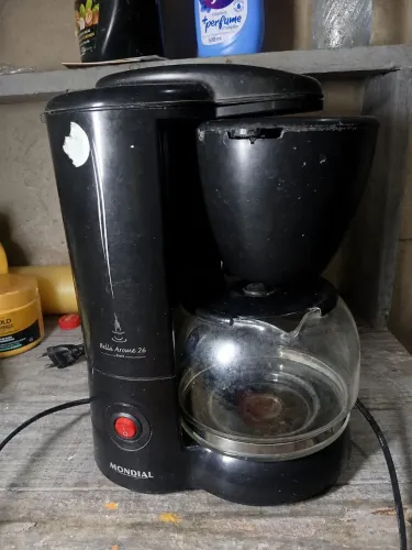 Cafeteira Britânia 15 Xícaras - Usada e Funcionando Perfeitamente.