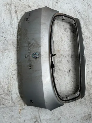 tampa traseira porta malas renault sandero 2015/2019