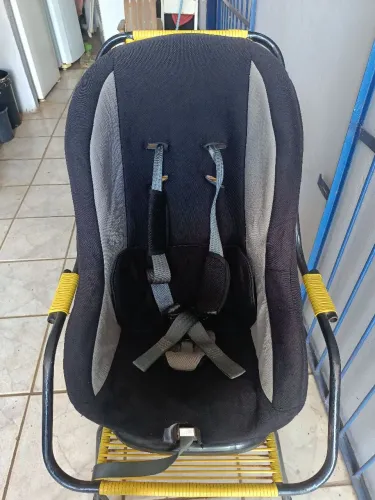 Vendo cadeirinha para carro