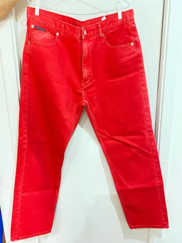 Calça Original Calvin Klein. Cor Coral. Feminina. 44