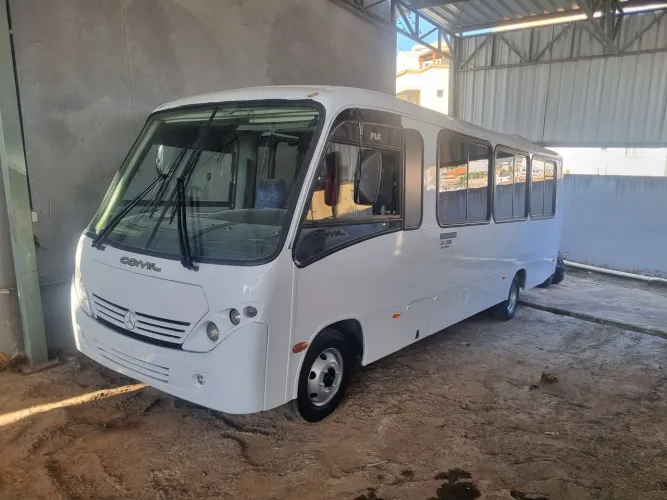 Microônibus Comil