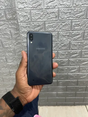 Vendo celular Samsung M10 64gb