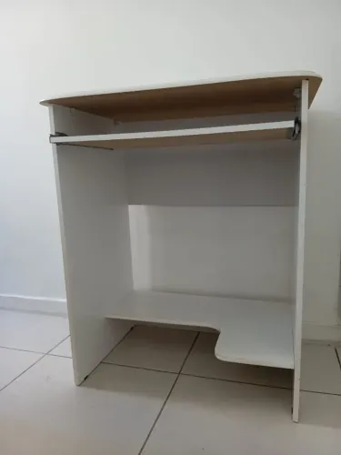 Vendo escrivaninha de computador