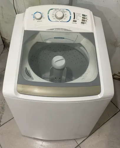 Vendo máquina de lavar Electrolux 15 KG 110w
