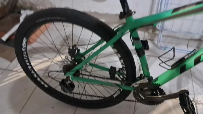 ARO 29 POUCO USADA