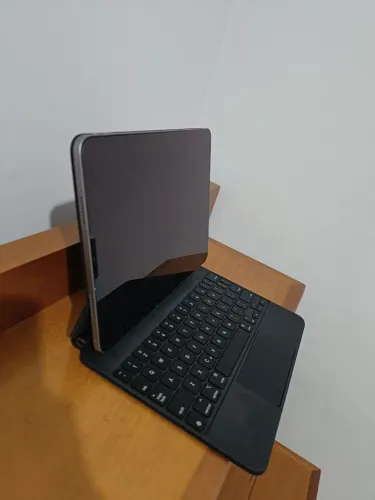 iPad Pro 11' 127GB + Teclado Magic Keyboard