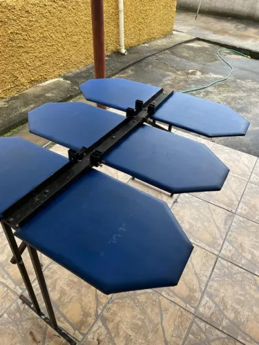 Mesa para silkscreen com seis berços de madeira
