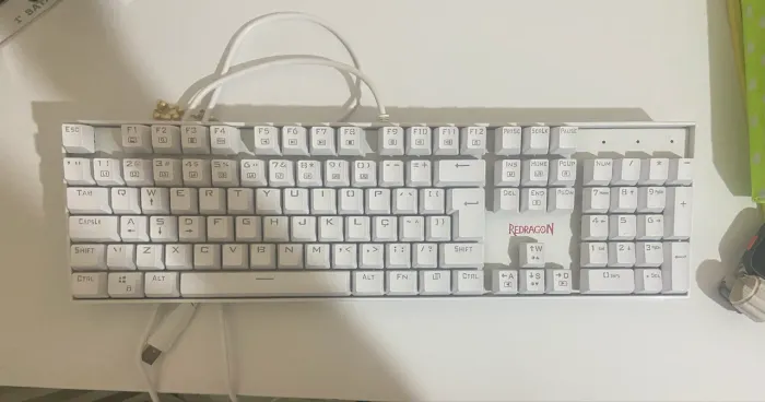 TECLADO REDRANGON WHITE