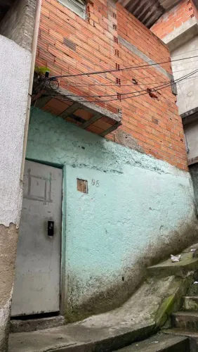 Duas casas em Carapicuíba pelo preço de uma 