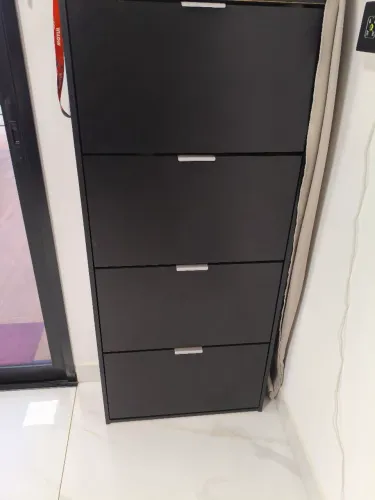 Sapateira de 4 portas cabem 24 pares