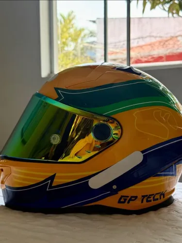 Capacete gp tech tamanho-58