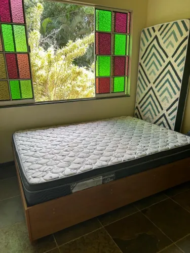 Cama box casal + colchão = 500,00