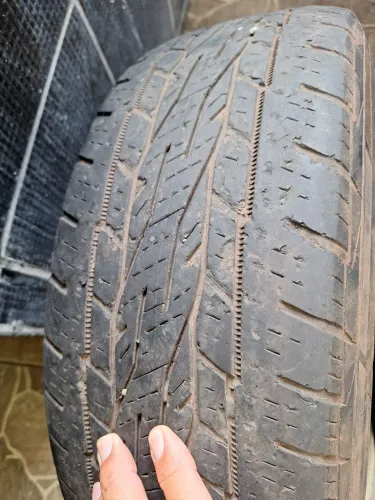 Pneus continental 215/65 R/16 H
