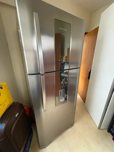 Geladeira Electrolux Infinity c/ máquina de gelo