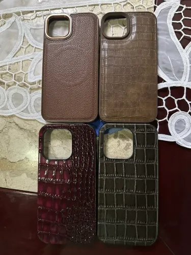 Kit 4 Capas Premium iPhone 13 - Estilo Couro e Crocodilo