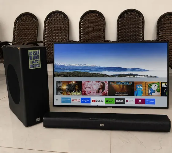 TV Samsung Smart 50 Polegadas + Soundbar JBL
