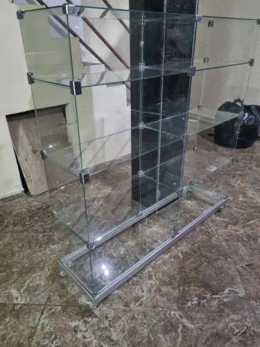 BALCÃO DE VIDRO MODULADO