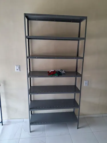 Prateleira de Ferro