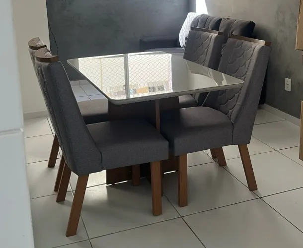 Vendo Mesa 4 cadeiras