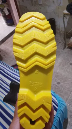 Bota de Borracha Grendene (Pega Forte)
